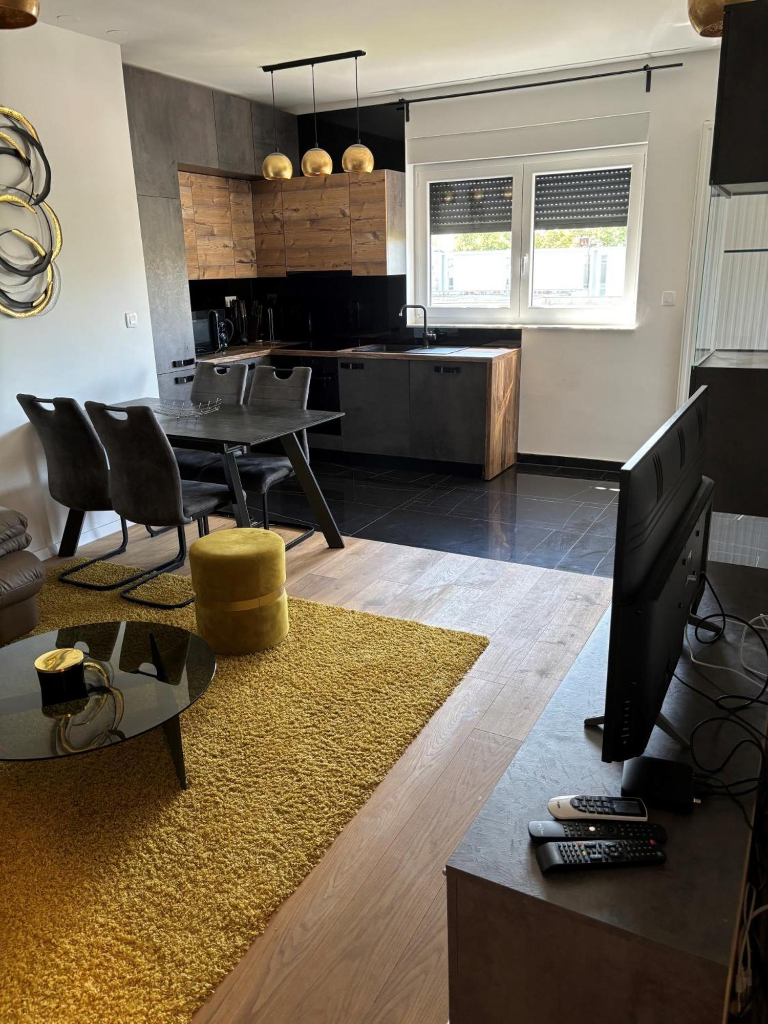 City East Apartment Zagreb With Private Parking Εξωτερικό φωτογραφία